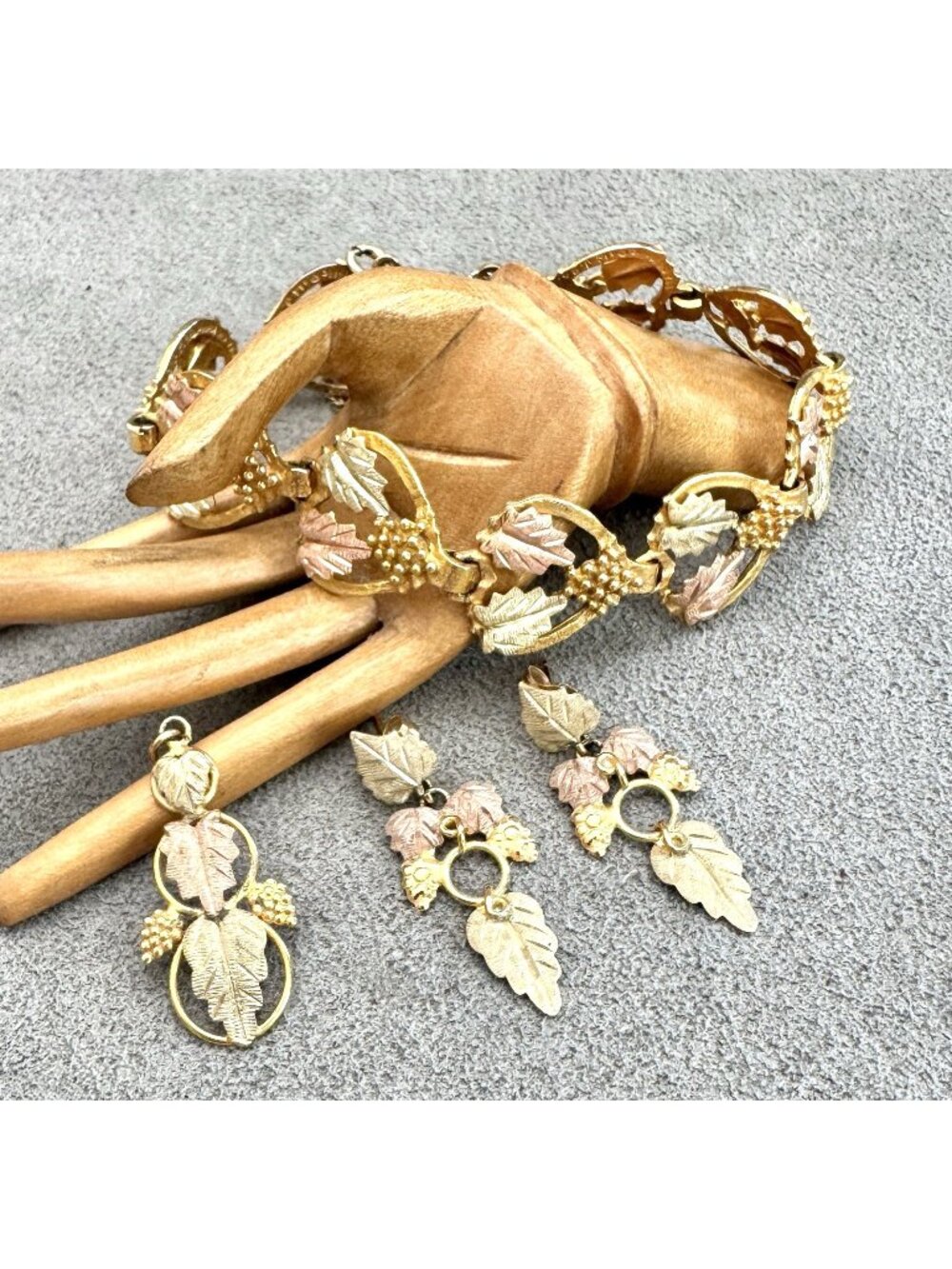 Vtg BLACK HILLS GOLD JEWELRY SET Pendant BRACELET EARRINGS 10k - 12k GOLD Grapes